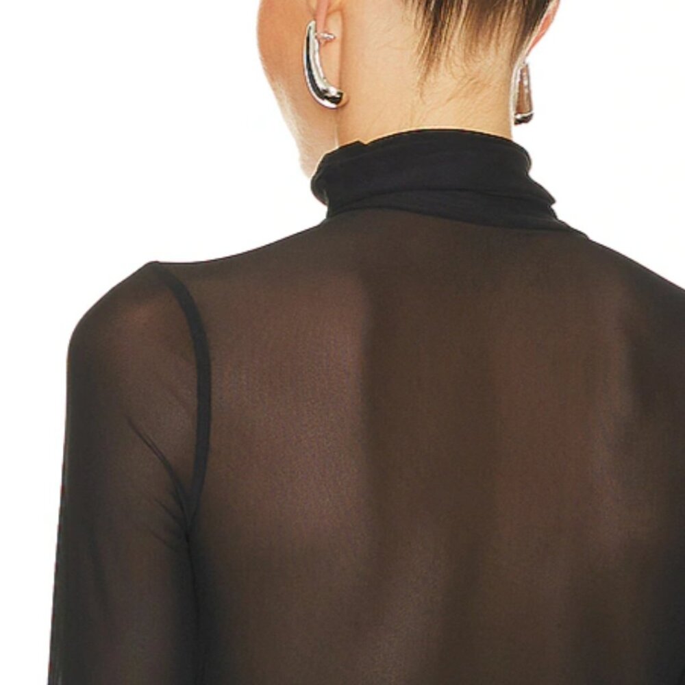 Rosette black sheet turtle Neck NWT size Medium - Picture 4 of 7